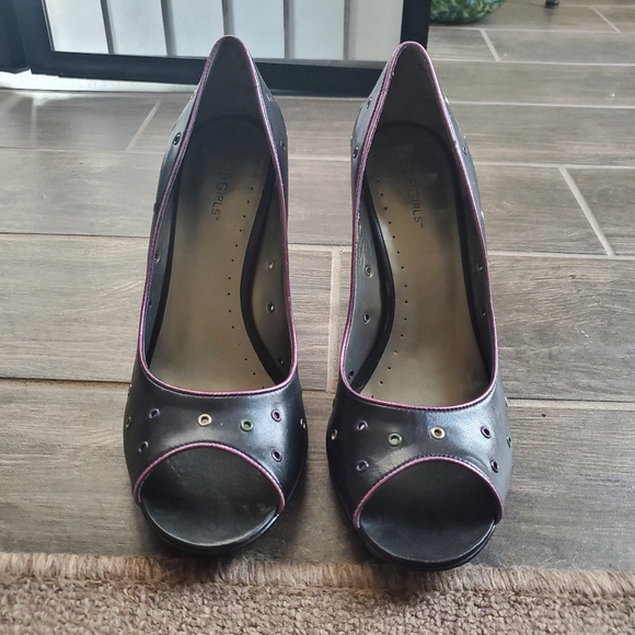 BCBGirl Stilleto High Heels Bulgaria Size 11M - Picture 1 of 9